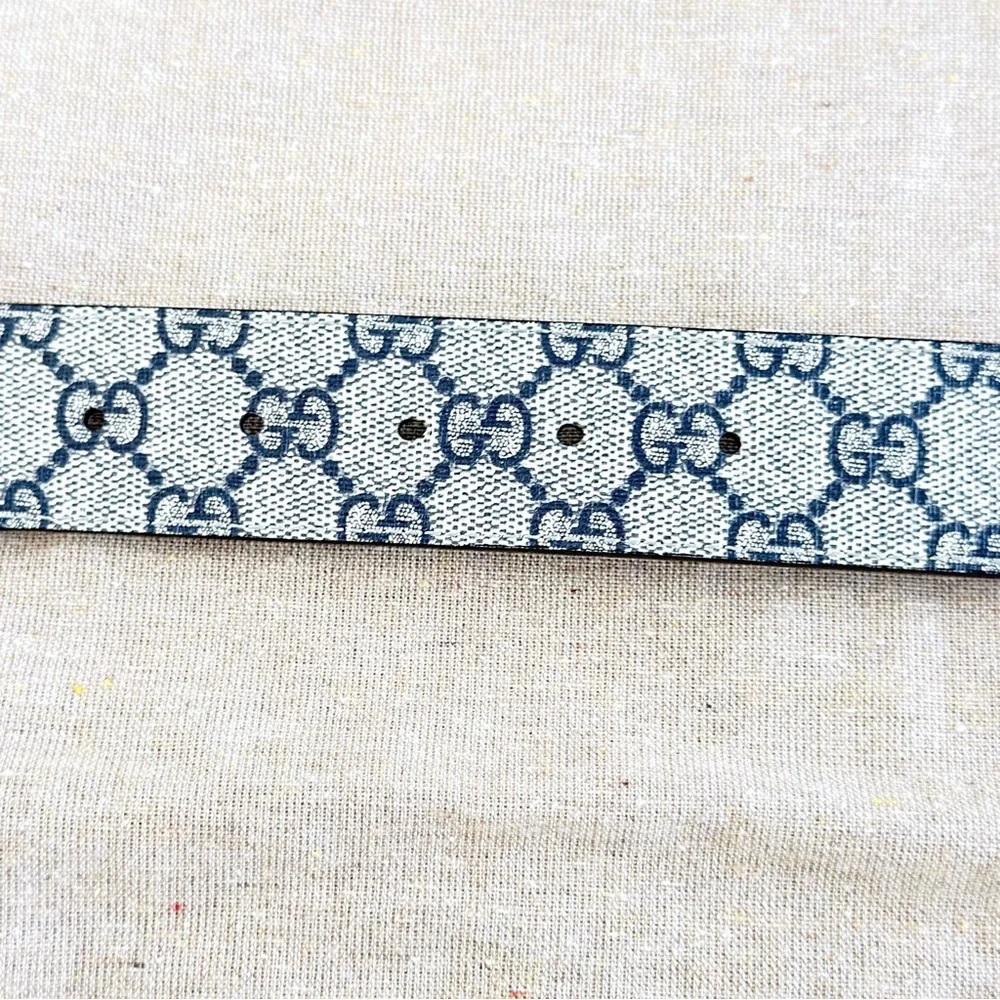 Gucci Men’s GG Marmont Reversible Belt in Size 90 - Picture 4 of 6